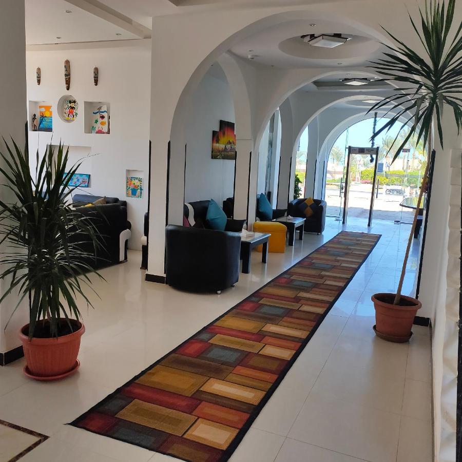 Dolphin Hotel El Qoseir Экстерьер фото